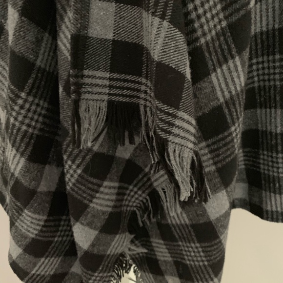 My Michelle Fall Plaid Fleece Vest, M - Picture 7 of 8